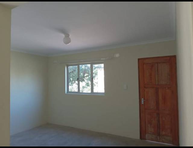 2 BEDROOM HOUSE FOR SALE IN UMLAZI J